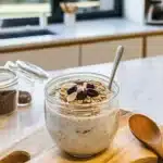 Serving overnight oats with flaxseed topped with banana