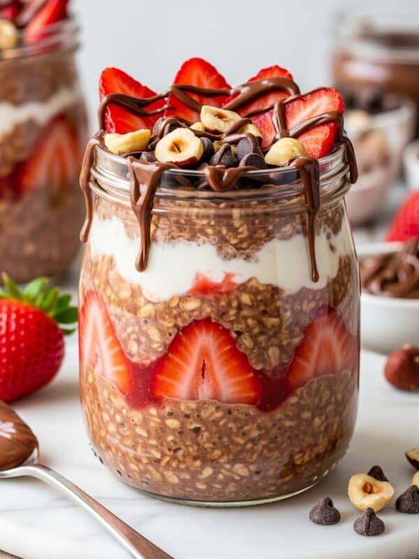 Nutella Strawberry Overnight Oats: Sweet Mornings Made Easy