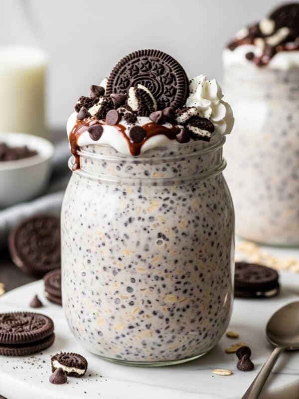 Delicious Cookies and Cream Overnight Oats Recipe